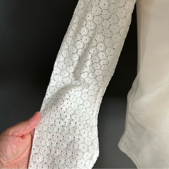 SHEIN Frenchy Contrast Lace Button Back Tee - Picture 6 of 9